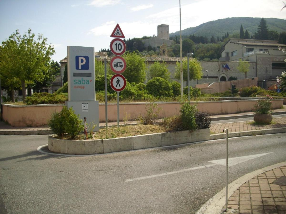 Residenza Vicolo Bovi Assisi Apartment Exterior photo